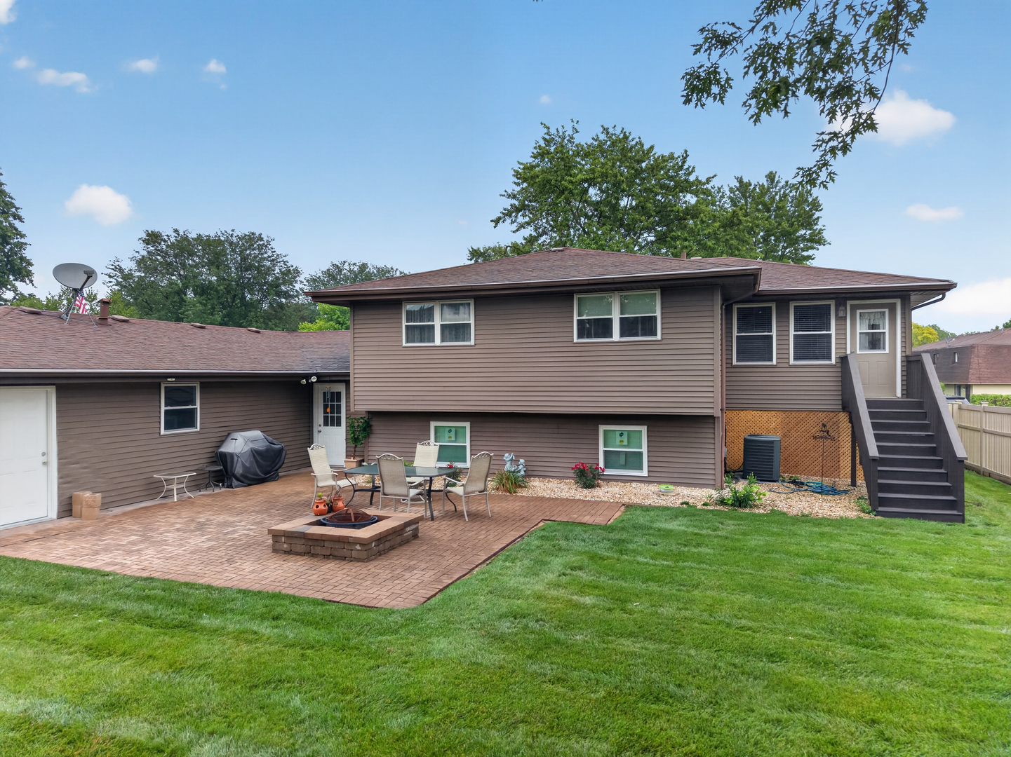 103 Deerpath Drive Property Photo 24
