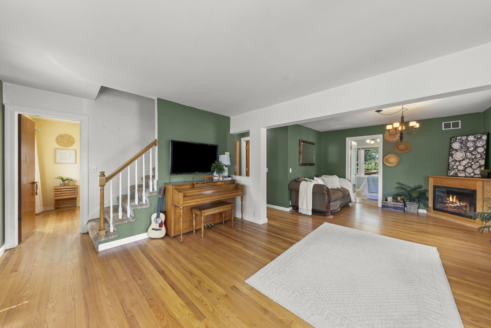 306 N La Londe Avenue Property Photo 3