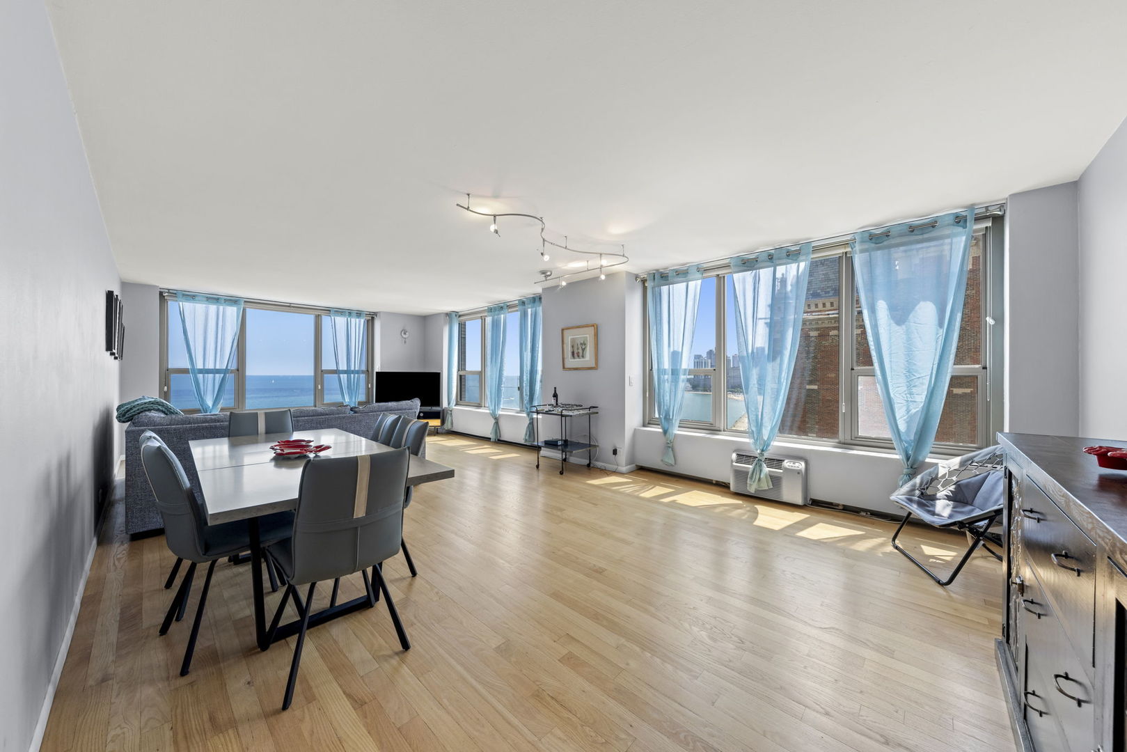 1550 N Lake Shore Drive 17b Property Photo 9