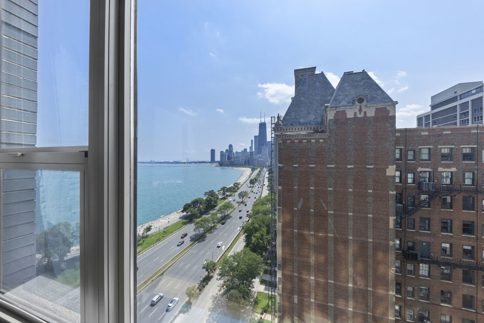 1550 N Lake Shore Drive 17b Property Photo 16