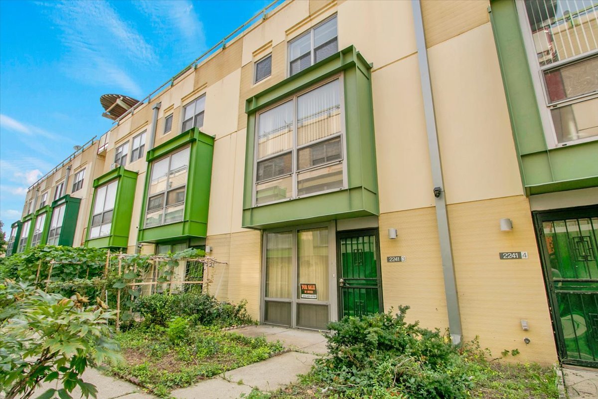 2241 S Archer Avenue 3 Property Photo 1