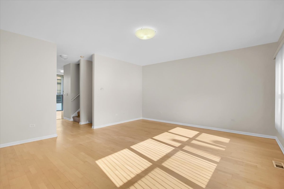 2241 S Archer Avenue 3 Property Photo 6
