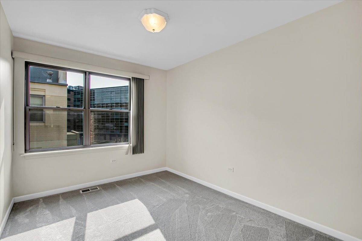 2241 S Archer Avenue 3 Property Photo 12