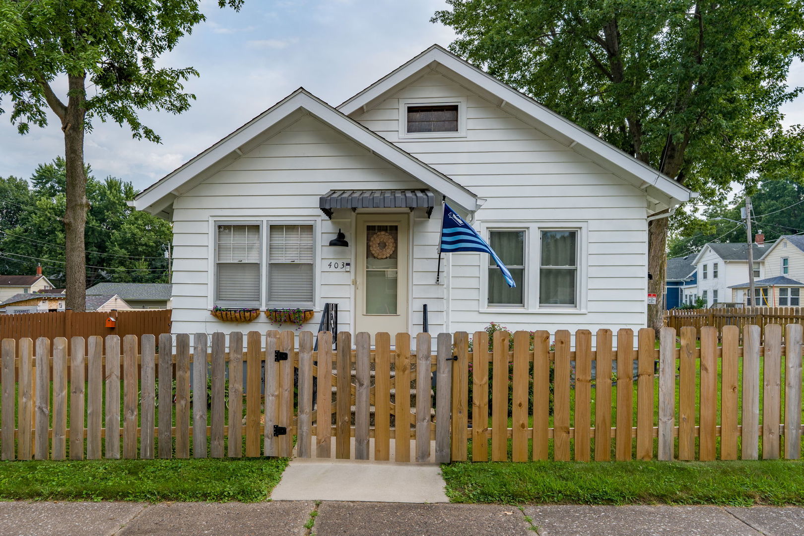 403 E High Street Property Photo 1