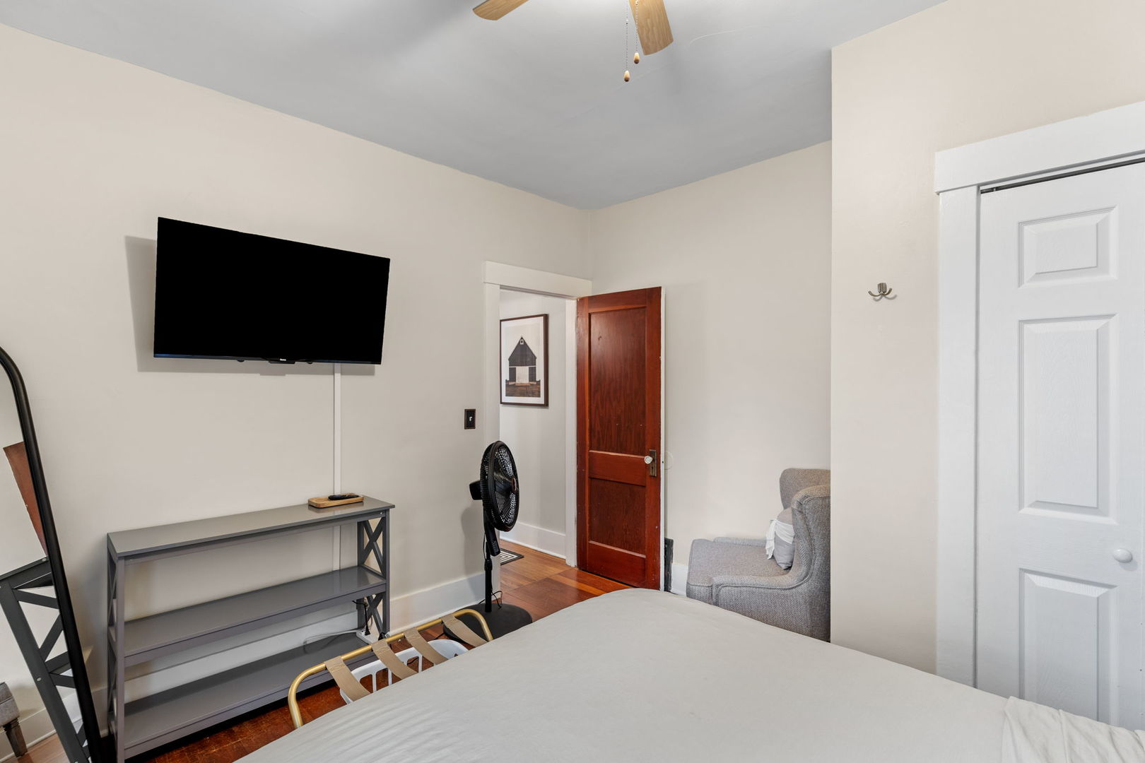 403 E High Street Property Photo 13