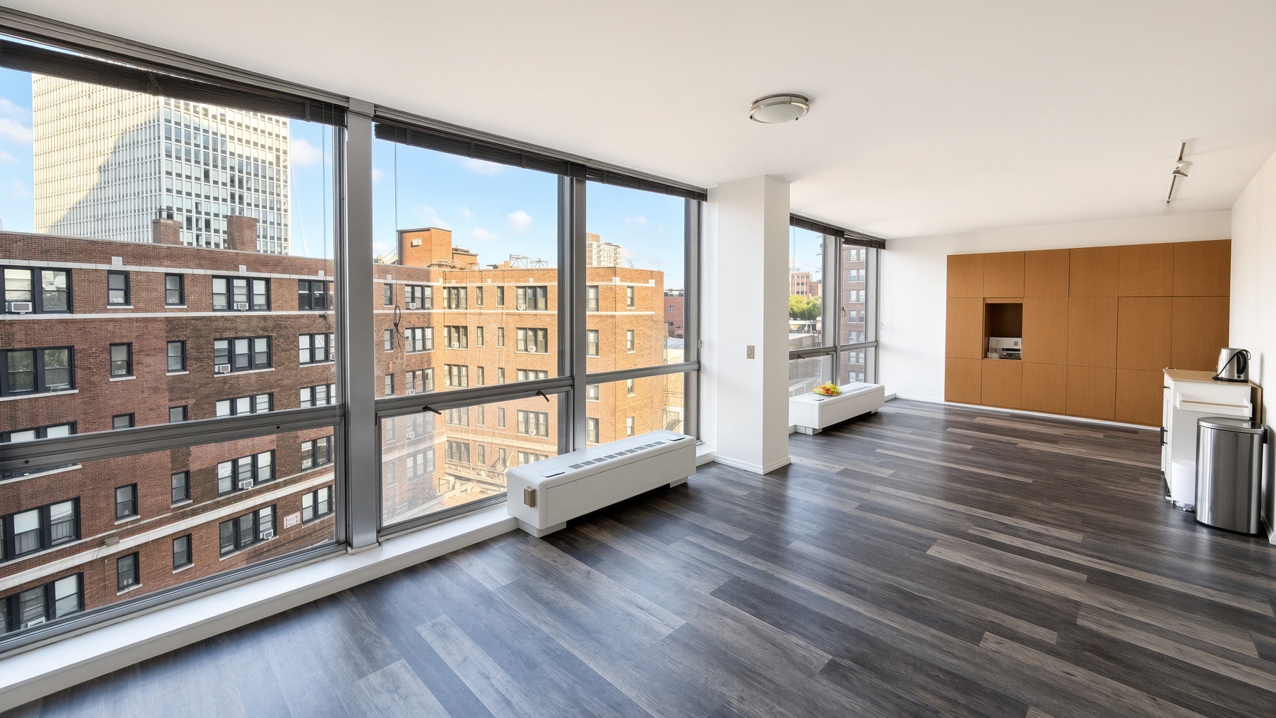 2400 N Lakeview Avenue 614-15 Property Photo 5