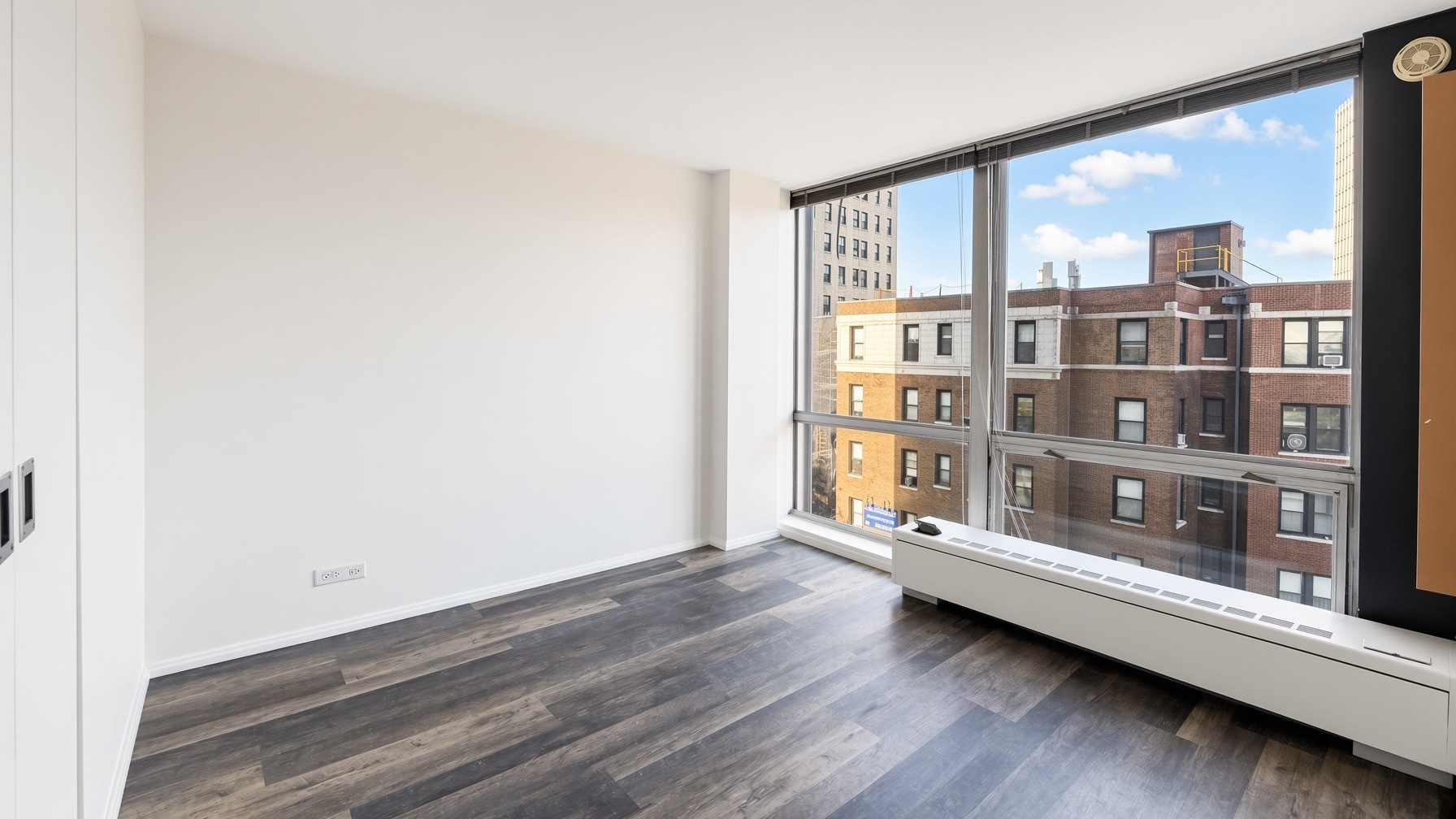 2400 N Lakeview Avenue 614-15 Property Photo 8