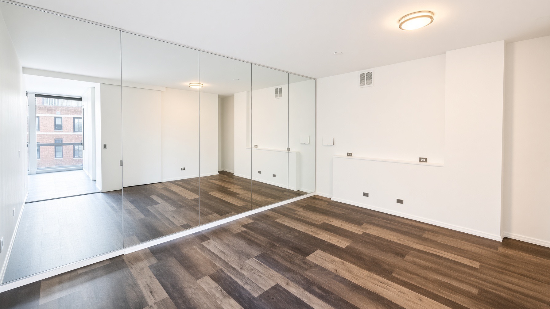 2400 N Lakeview Avenue 614-15 Property Photo 13