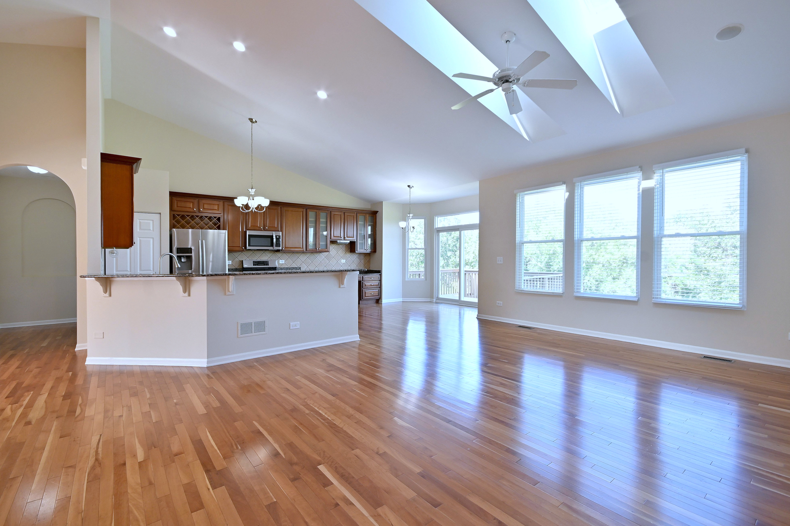 11819 Wolf Creek Lane Property Photo 6