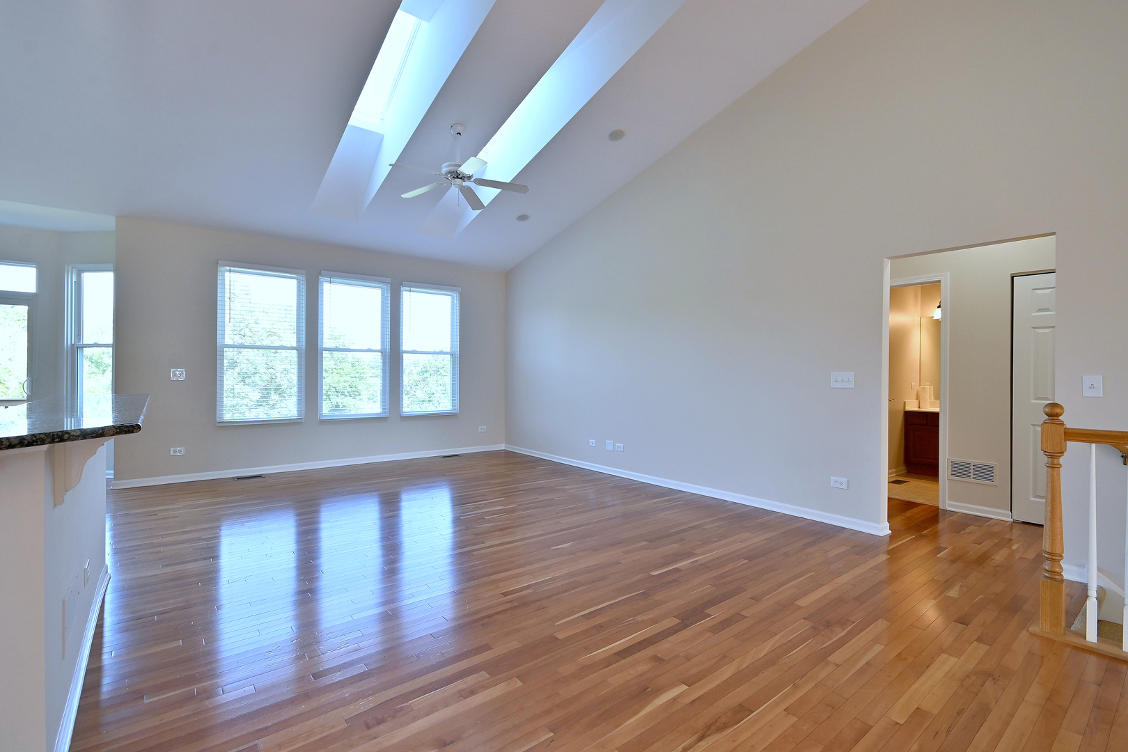 11819 Wolf Creek Lane Property Photo 7