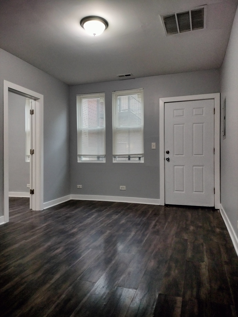 4802 S Winchester Avenue W Property Photo 2