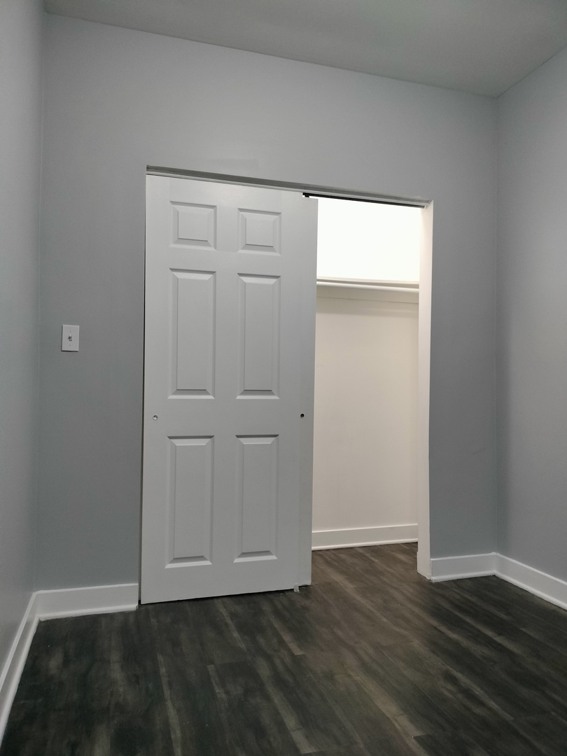 4802 S Winchester Avenue W Property Photo 3