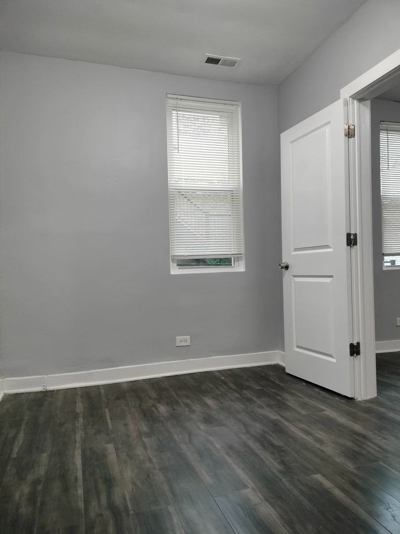 4802 S Winchester Avenue W Property Photo 4