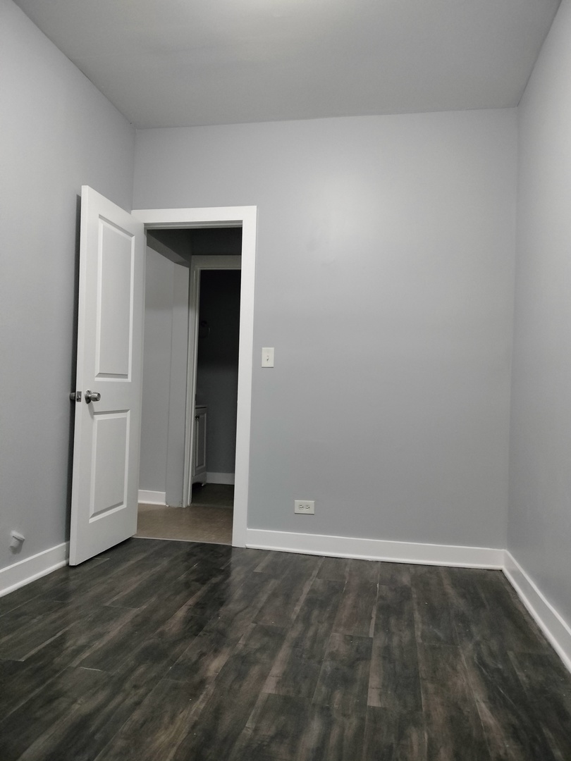4802 S Winchester Avenue W Property Photo 8