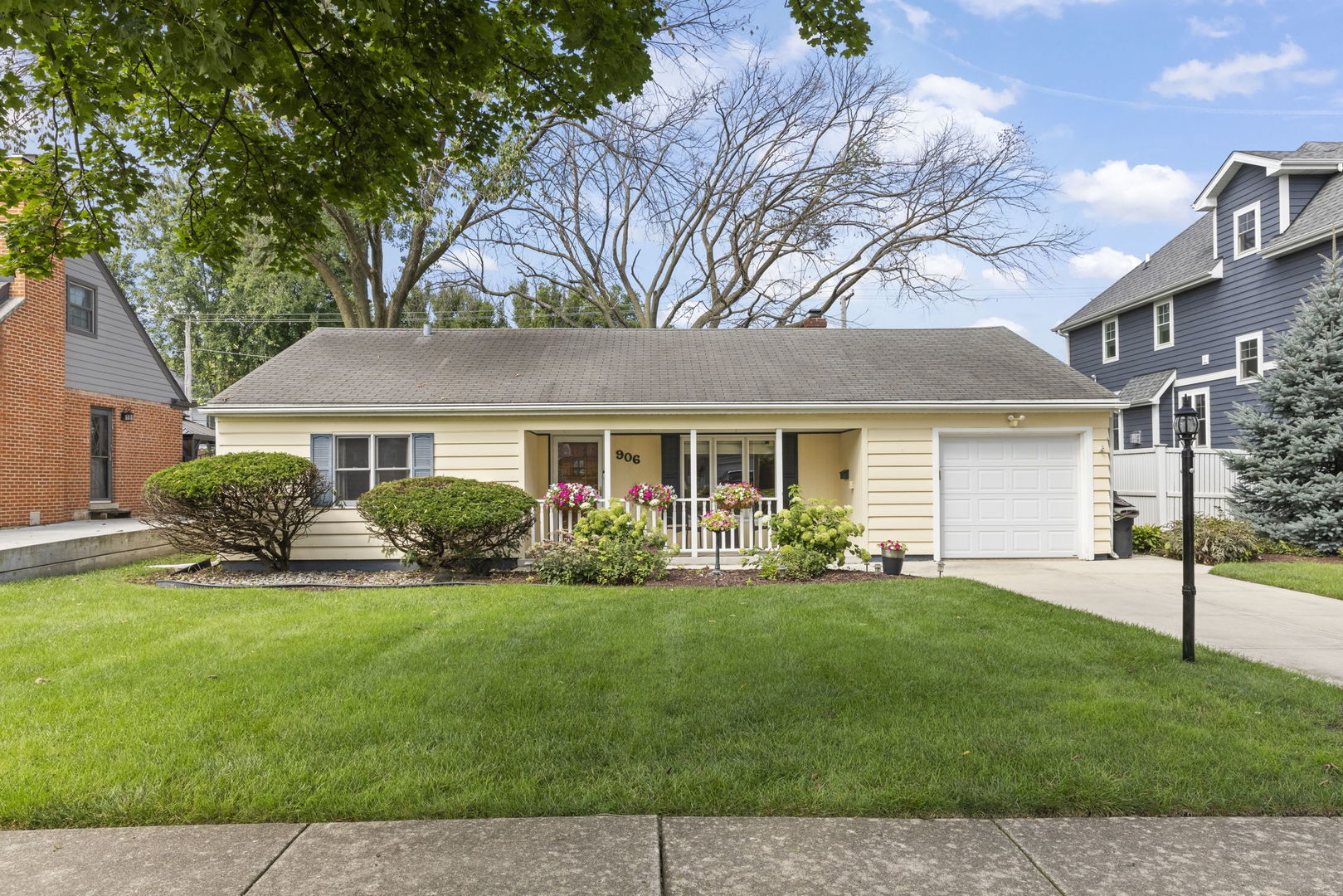 906 S Ashland Avenue Property Photo 1