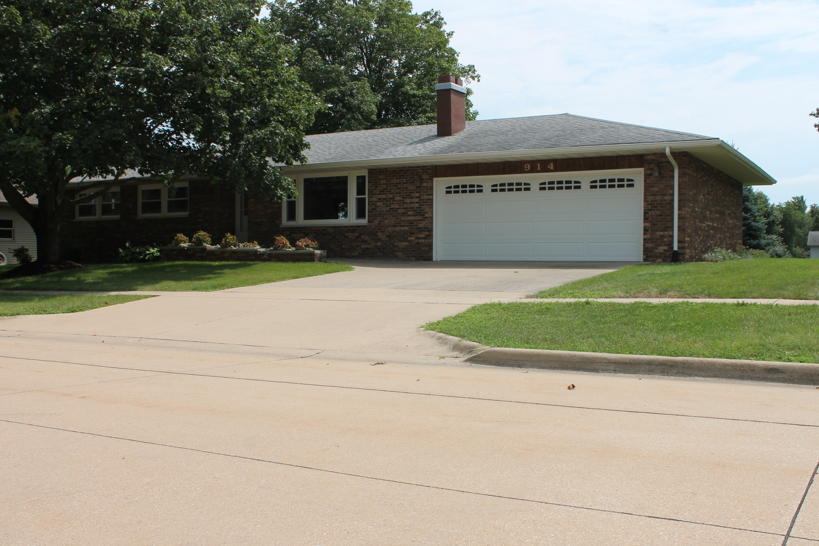 914 Cherry Drive Property Photo 3