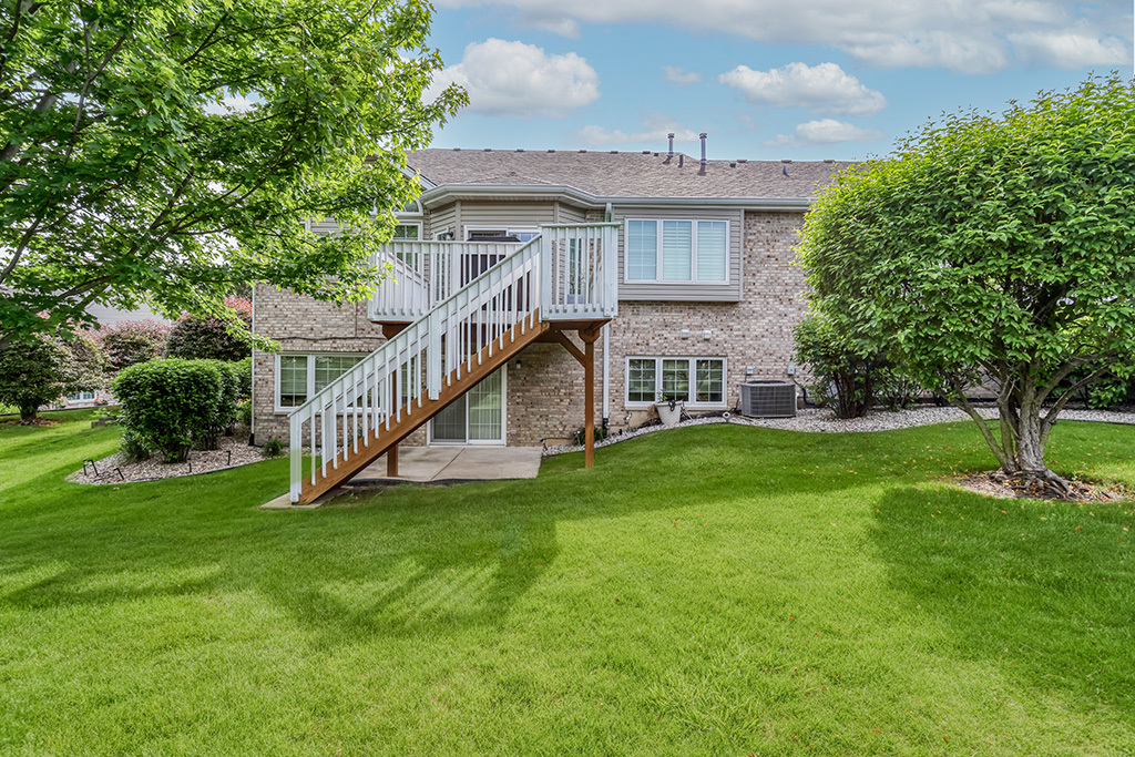 18106 Waterside Circle Property Photo 5