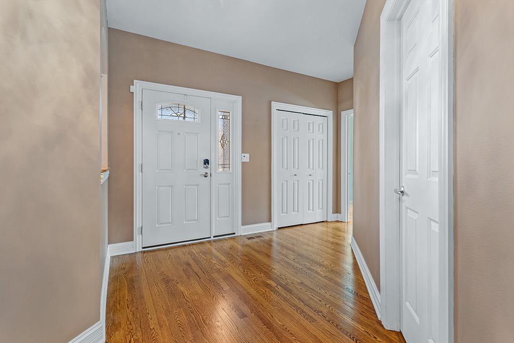 18106 Waterside Circle Property Photo 9