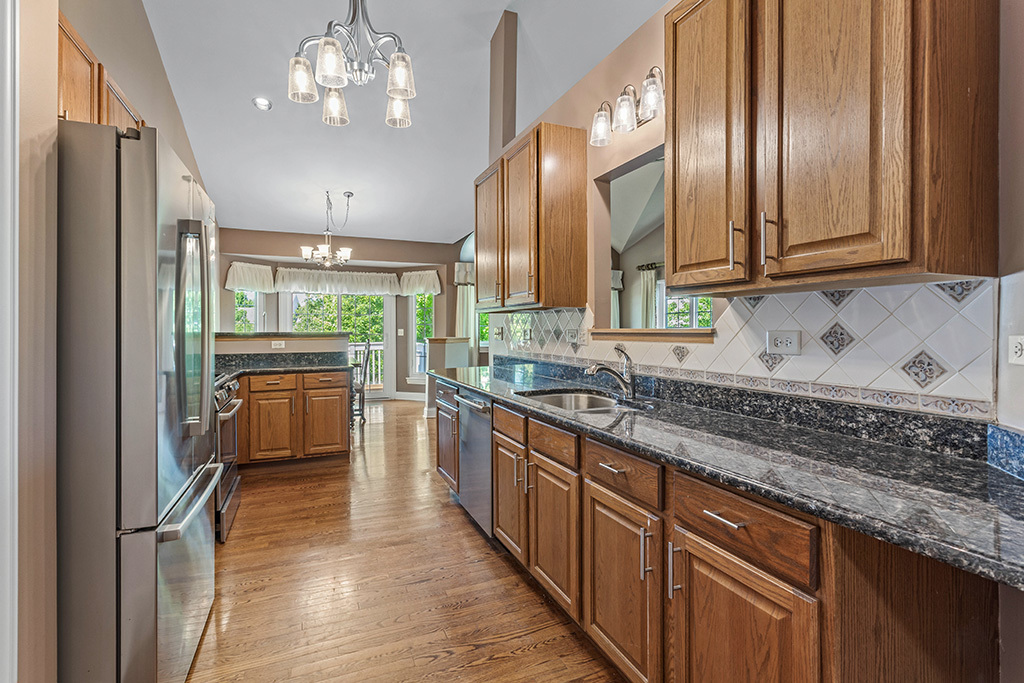 18106 Waterside Circle Property Photo 15