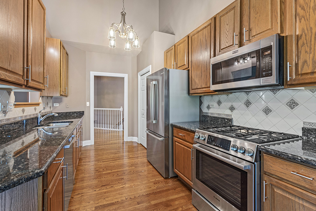 18106 Waterside Circle Property Photo 16