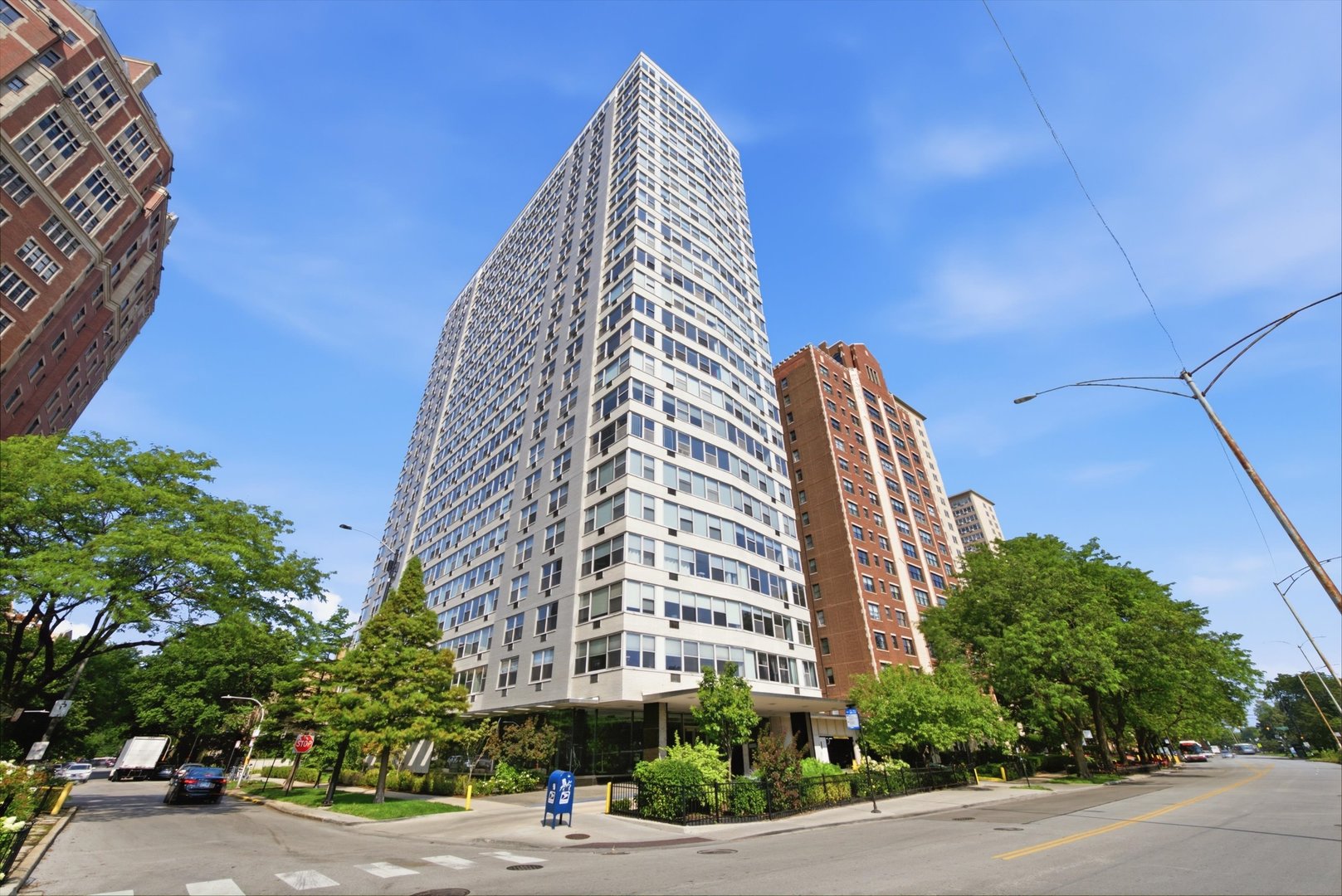 3900 N Lake Shore Drive 4b Property Photo 1