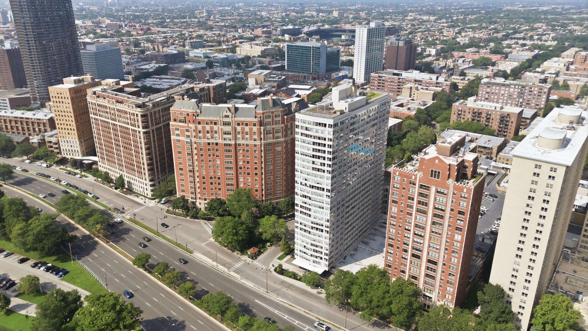 3900 N Lake Shore Drive 4b Property Photo 29