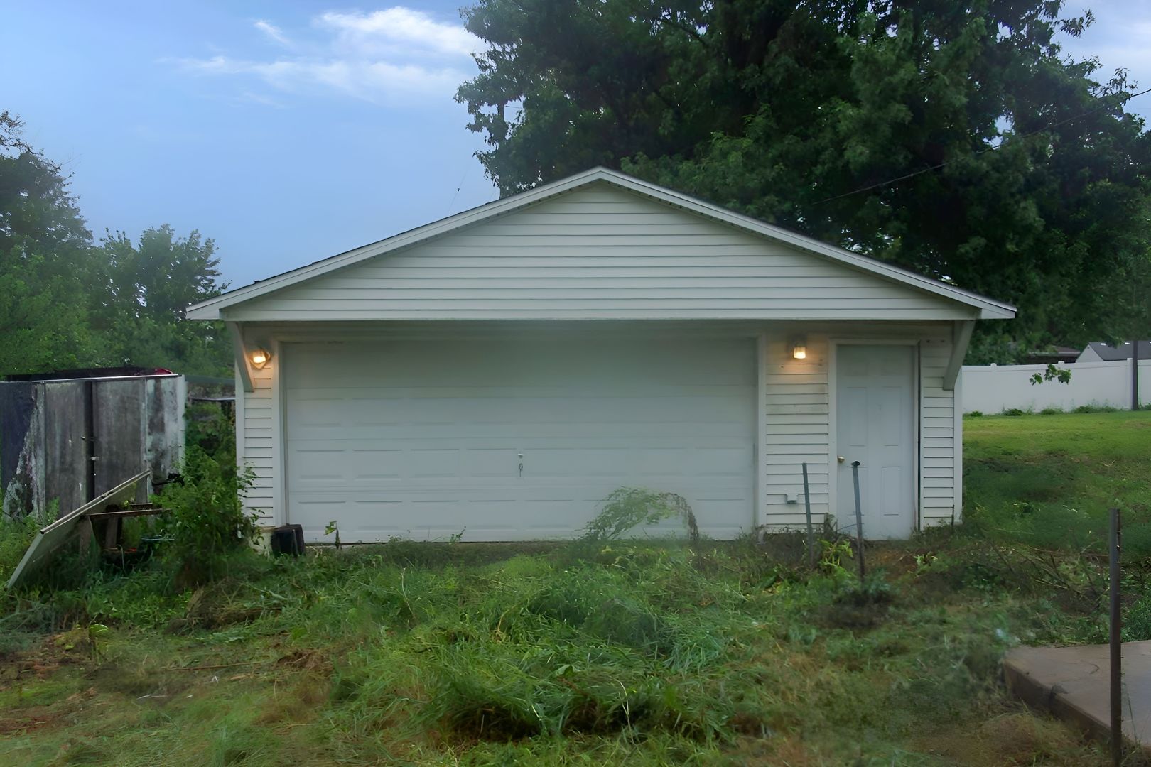 312 E Spruce Street Property Photo 4