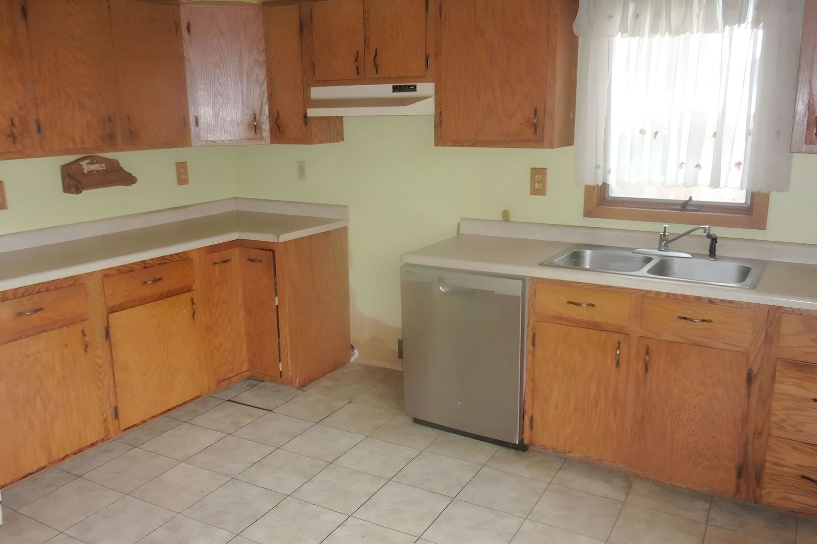 312 E Spruce Street Property Photo 6