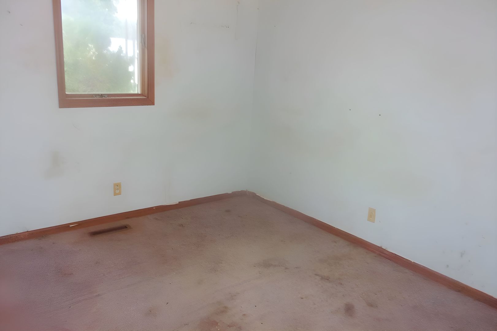 312 E Spruce Street Property Photo 7