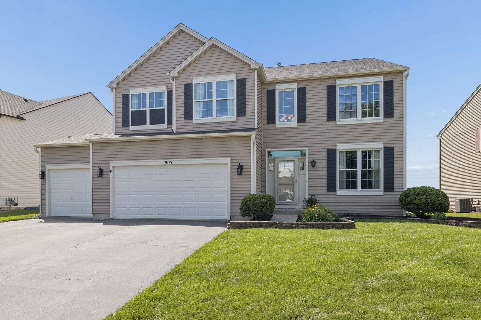 1905 Springside Drive Property Photo 1