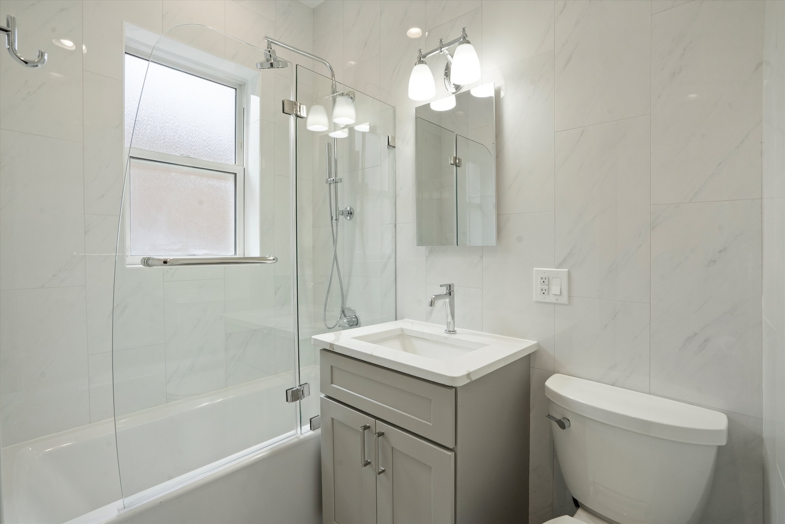 733 W Bittersweet Place 1e Property Photo 11