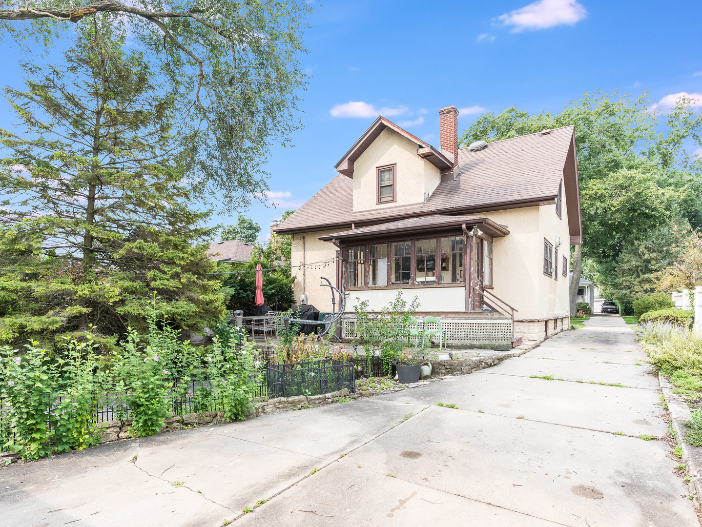 225 Pick Avenue Property Photo 3