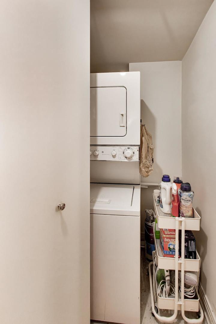2300 N Commonwealth Avenue 2h Property Photo 14