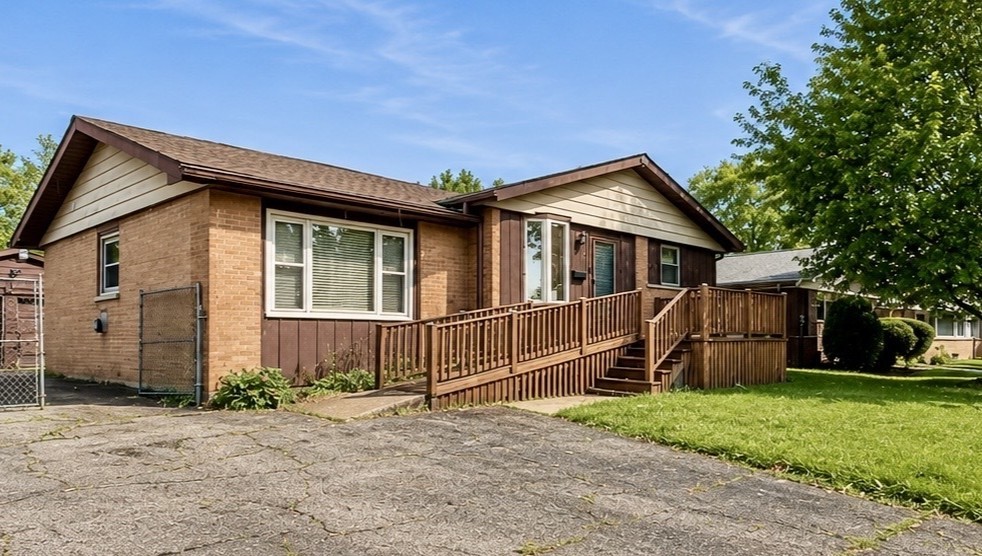 4323 Mann Street Property Photo 1