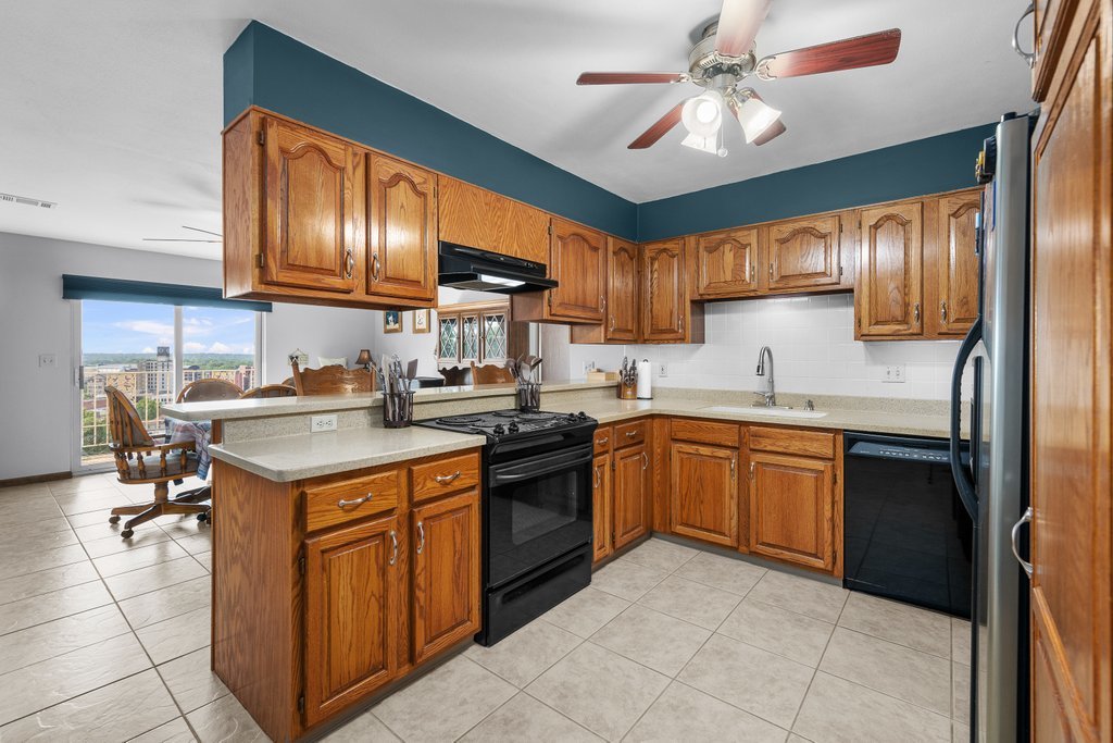 920 17th Street 34 Property Photo 2