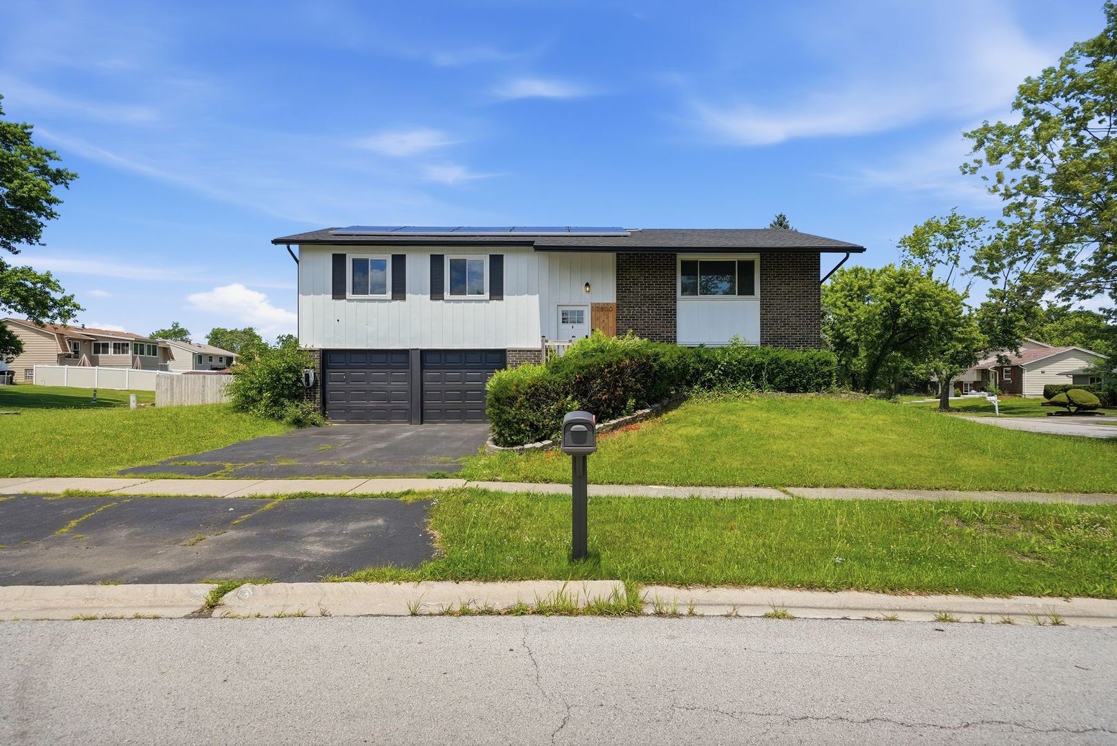 17800 Central Park Avenue Property Photo