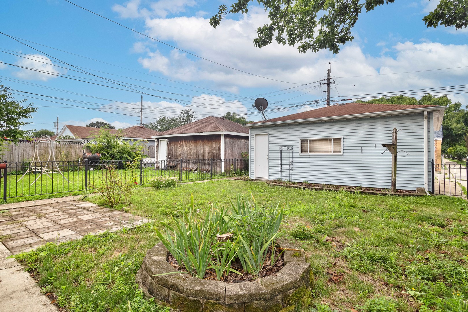 6500 S Komensky Avenue Property Photo 4