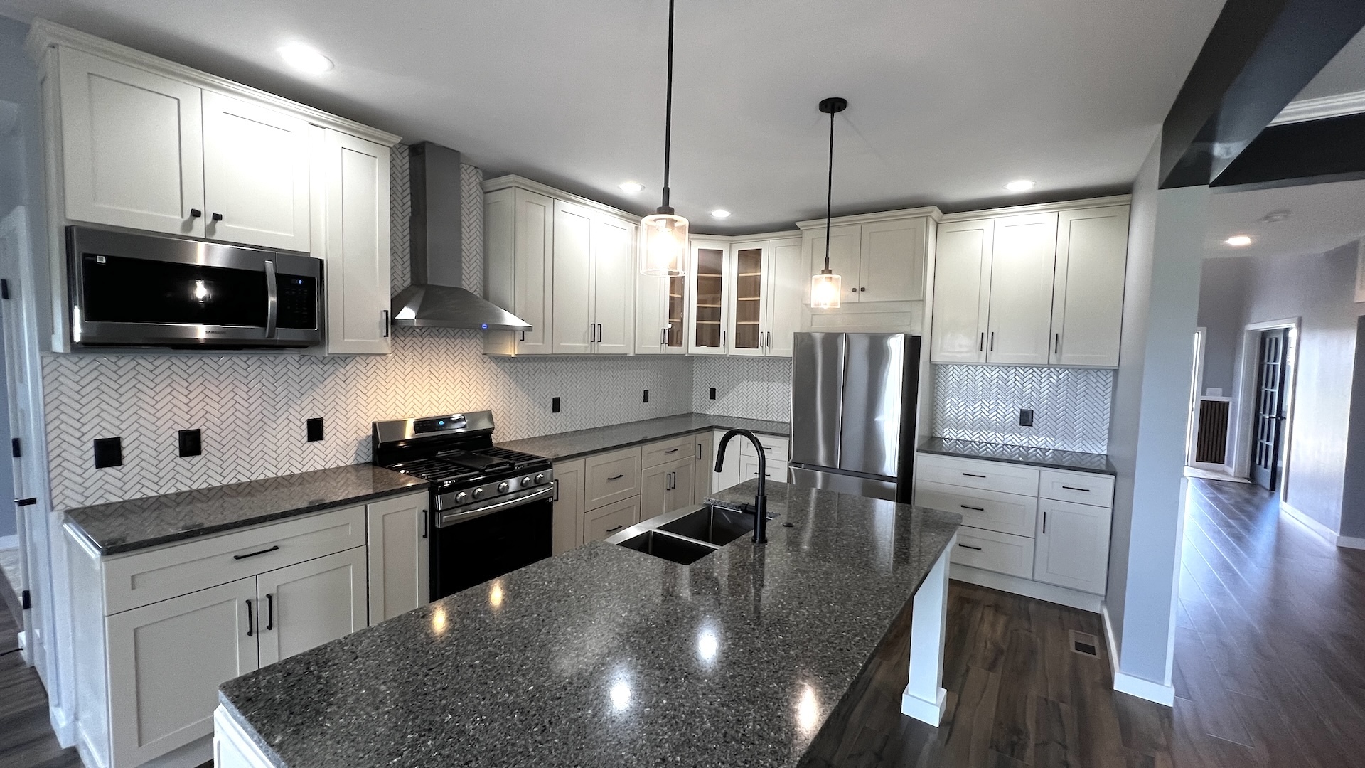 1306 Roberto Road Property Photo 8