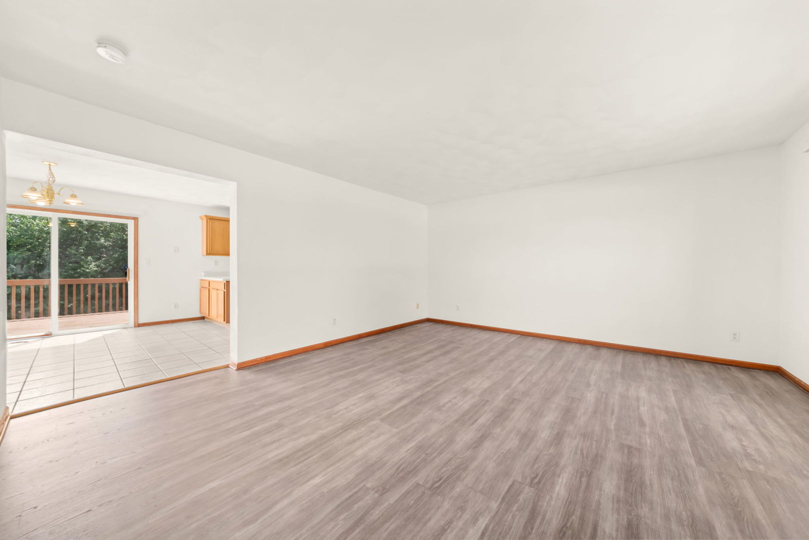 5480 Bastian Boulevard Property Photo 5