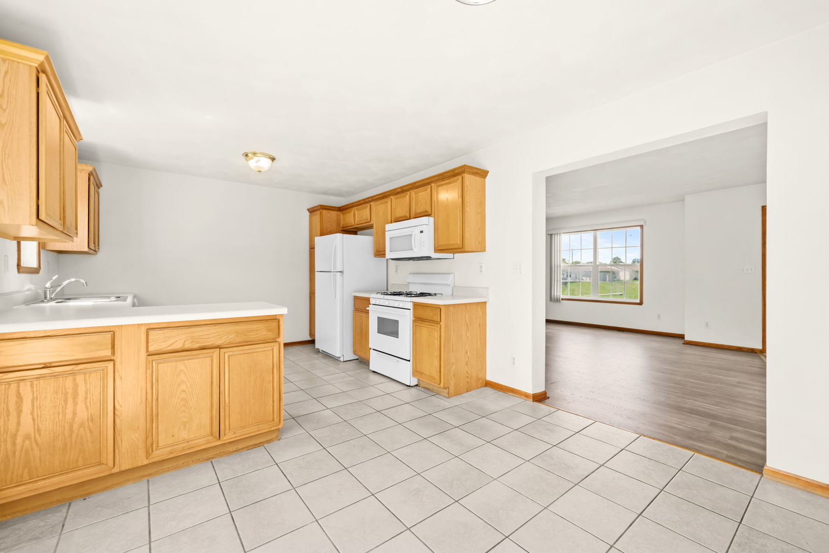 5480 Bastian Boulevard Property Photo 7