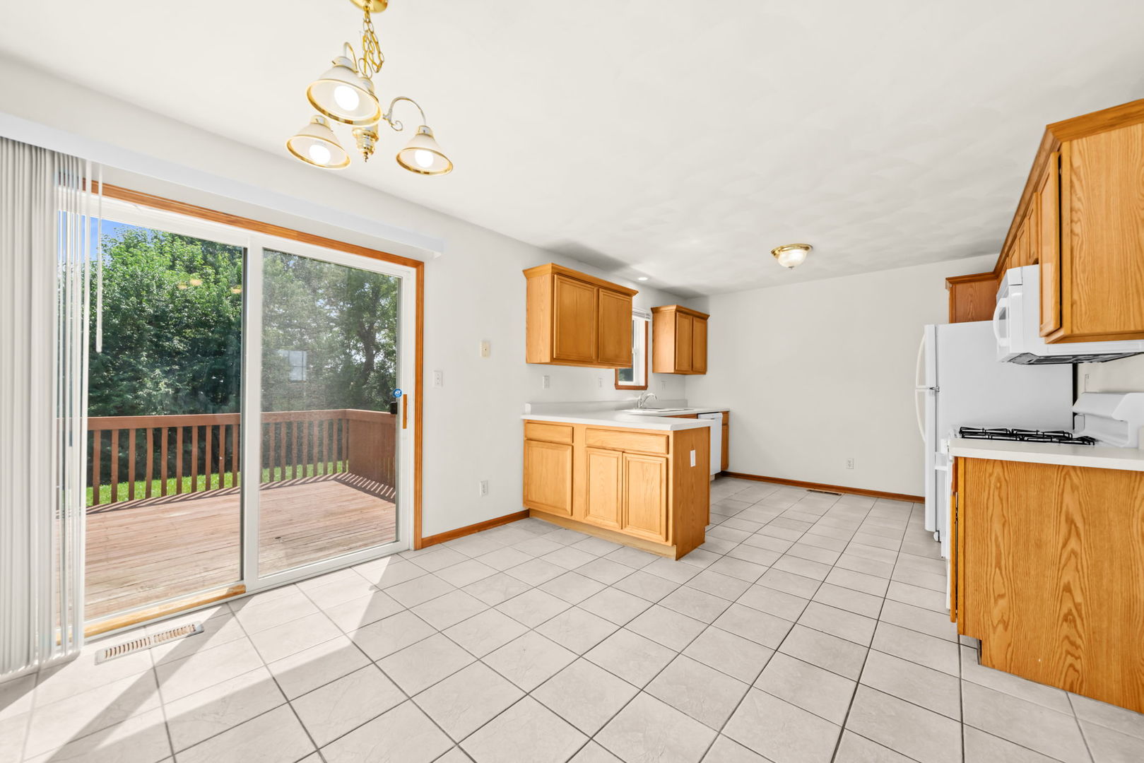 5480 Bastian Boulevard Property Photo 8