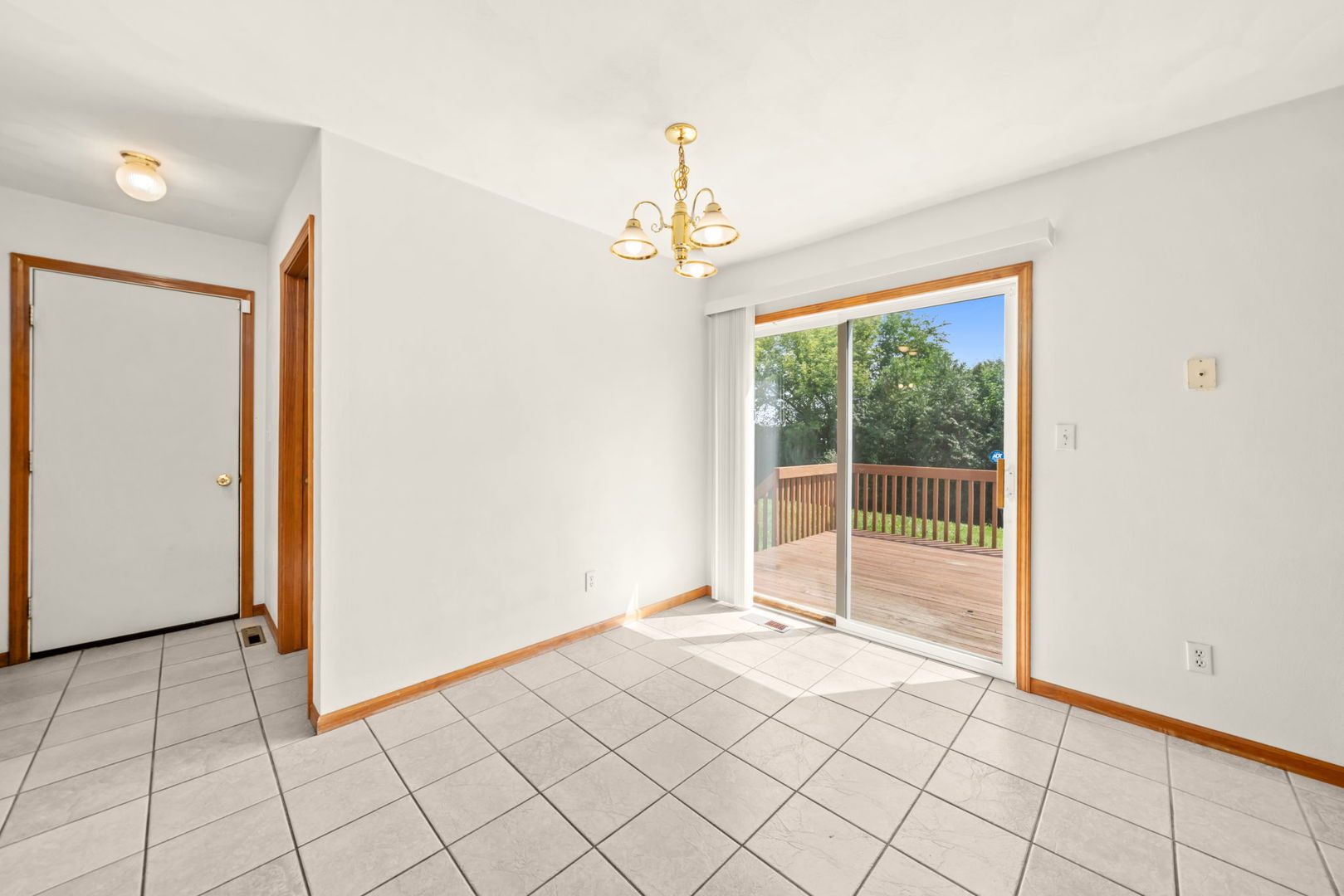 5480 Bastian Boulevard Property Photo 12