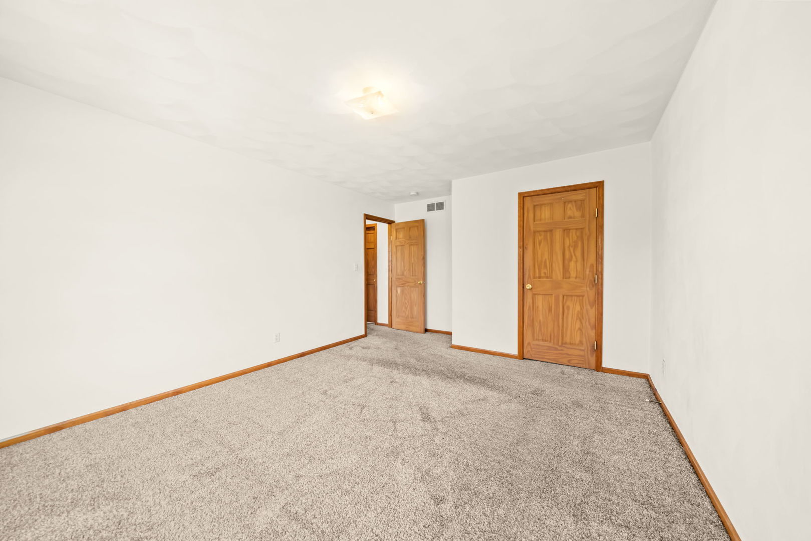 5480 Bastian Boulevard Property Photo 16