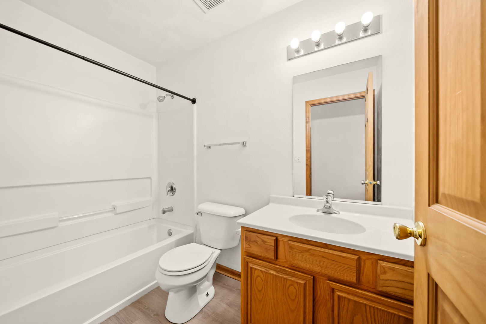 5480 Bastian Boulevard Property Photo 17
