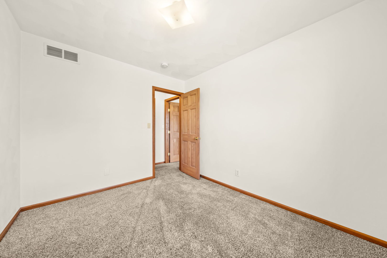 5480 Bastian Boulevard Property Photo 19