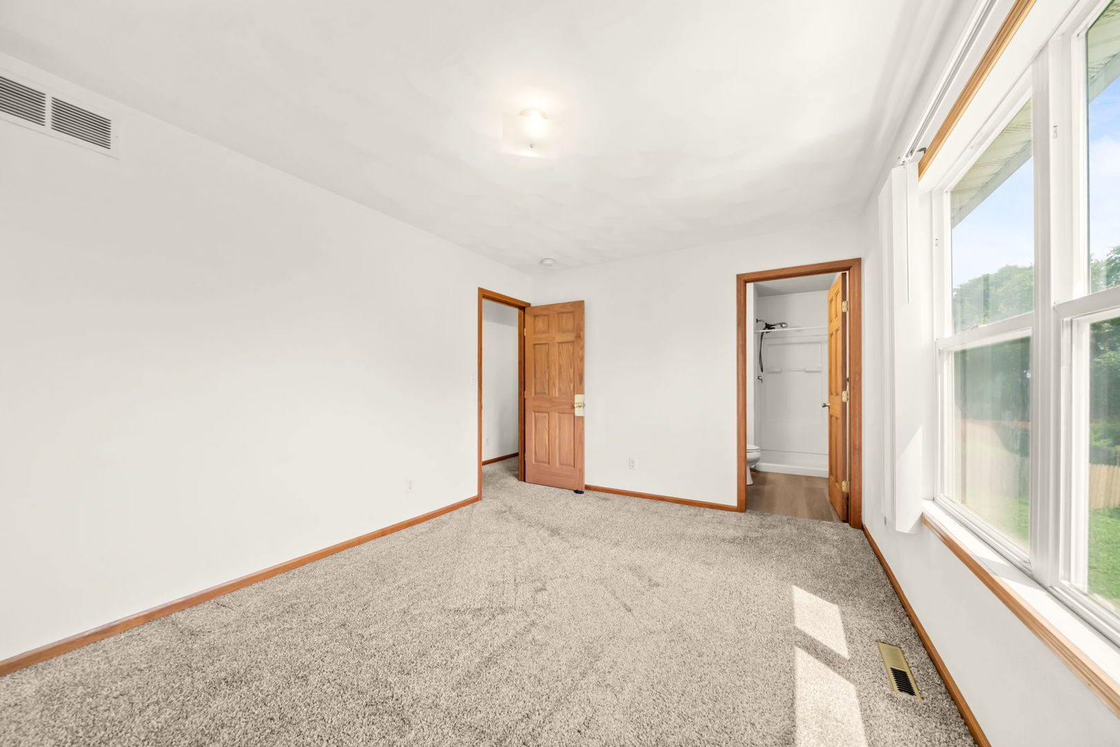 5480 Bastian Boulevard Property Photo 21