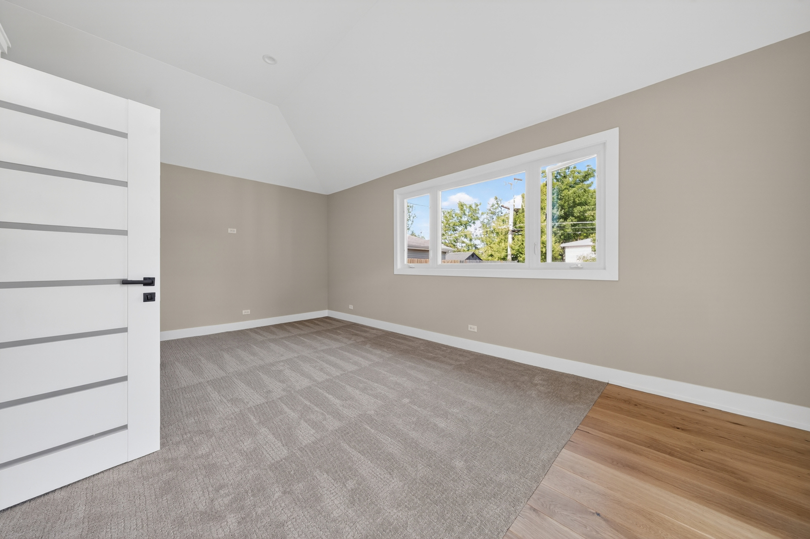 10409 S 82 Avenue Property Photo 15