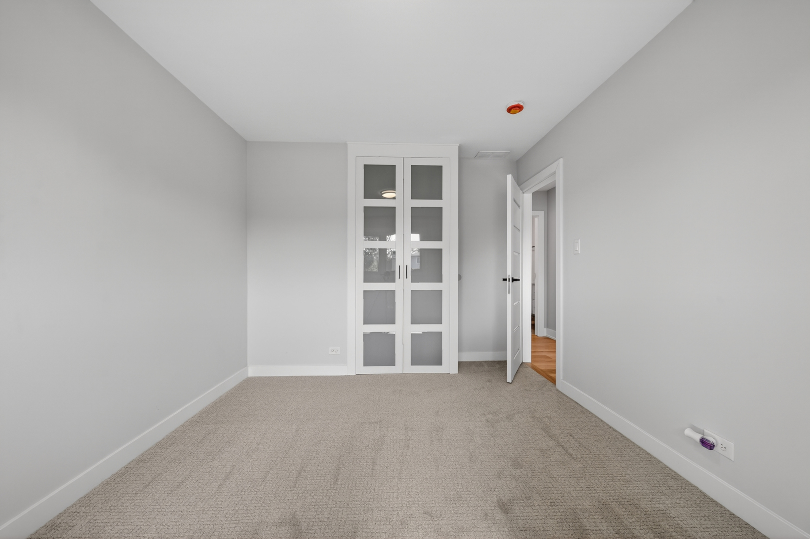 10409 S 82 Avenue Property Photo 16