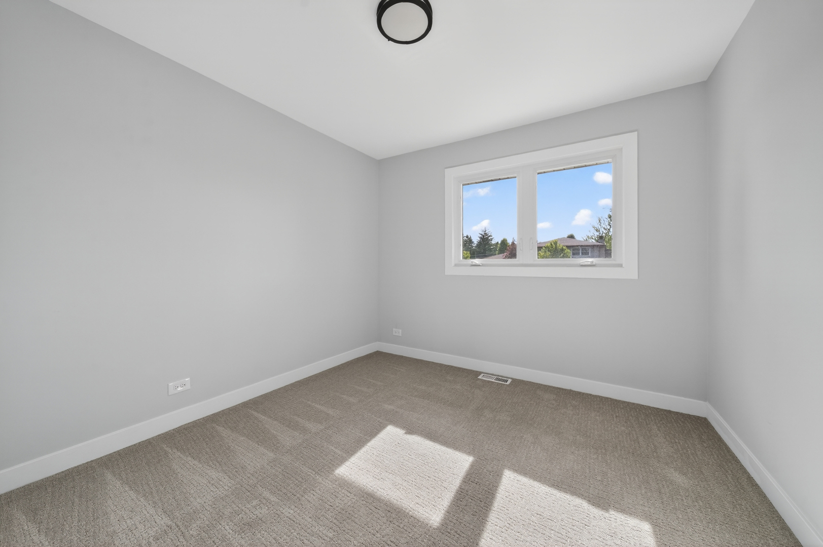 10409 S 82 Avenue Property Photo 17
