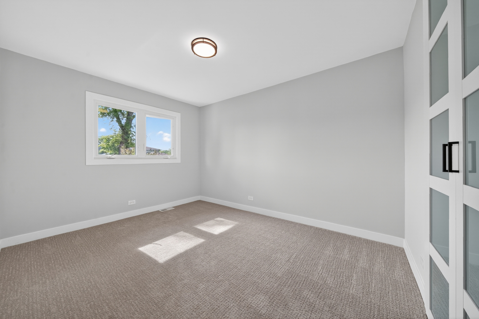 10409 S 82 Avenue Property Photo 27